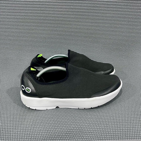 OOFOS Shoes - OOFOS OOmg eeZee Low Women’s Slip On Recovery Sneakers Size 10 Black White